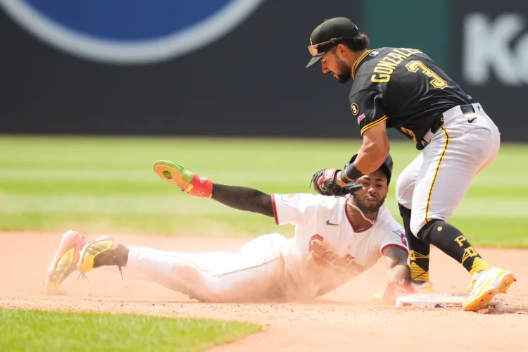 Pirates take 2 of 3 from Guardians